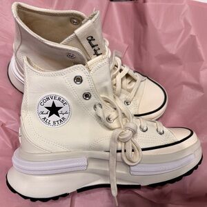 Converse Run Star Legacy CX Platform Chuck Taylor- never worn